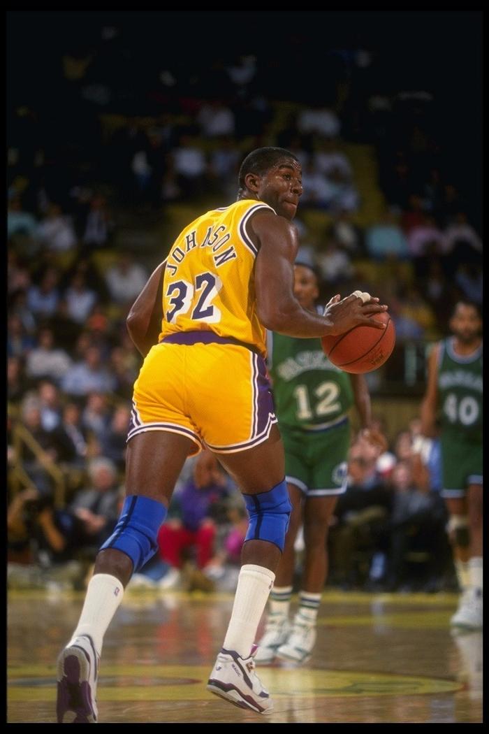 年1亿美金 年1亿美金